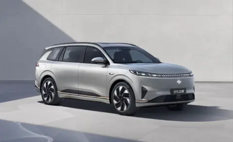 告别伪七座陷阱 这些新能源六座SUV 第三排才配叫成年人的舒适座舱