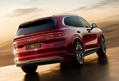 极氪8X官图发布，提供5/6座布局，搭载2.0T插混动力